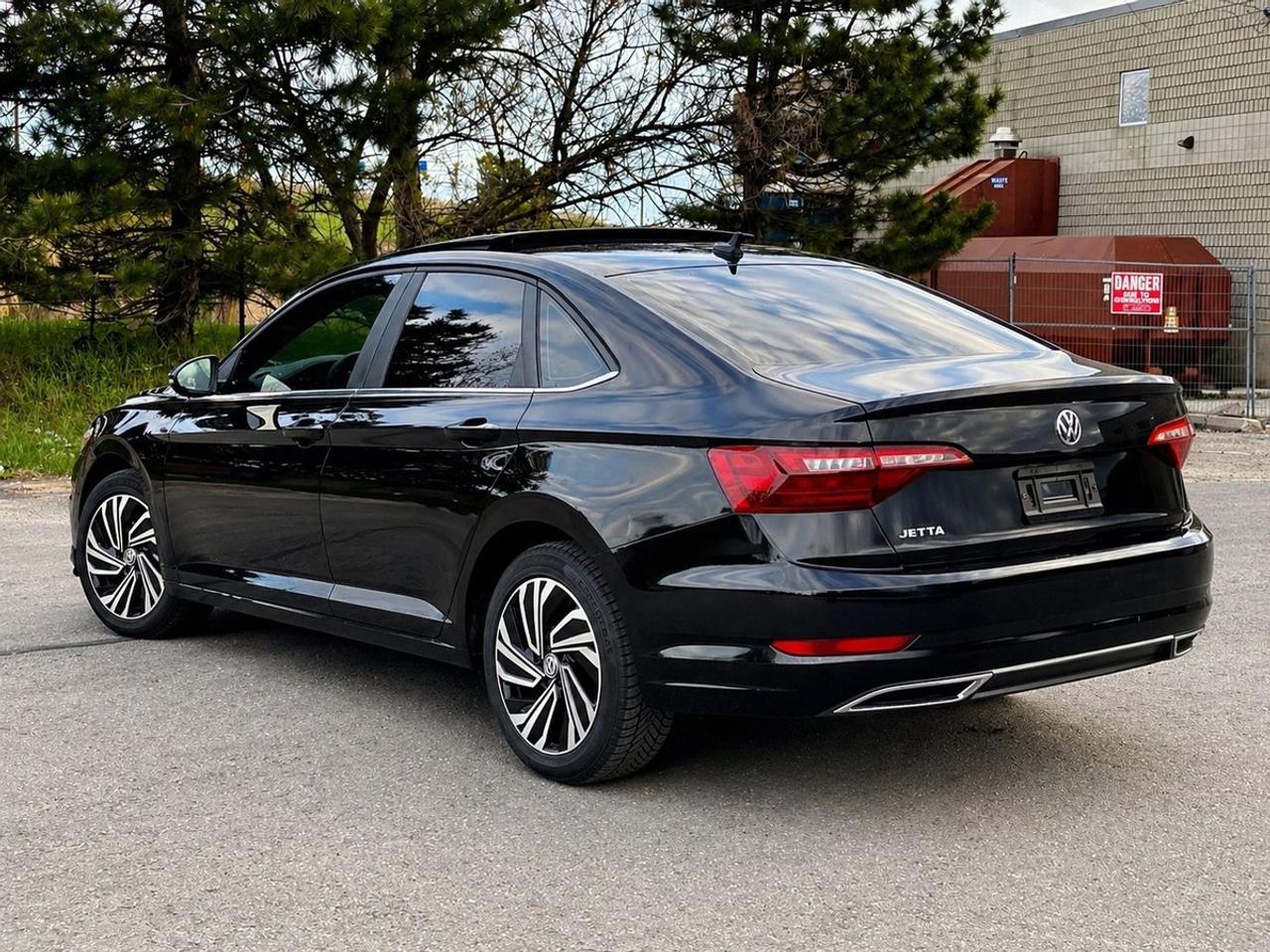 2020 Volkswagen Jetta Execline | SUNROOF | LEATHER Photo3