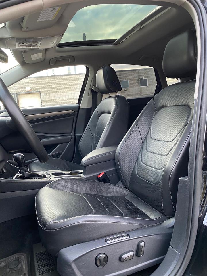 2020 Volkswagen Jetta Execline | SUNROOF | LEATHER Photo