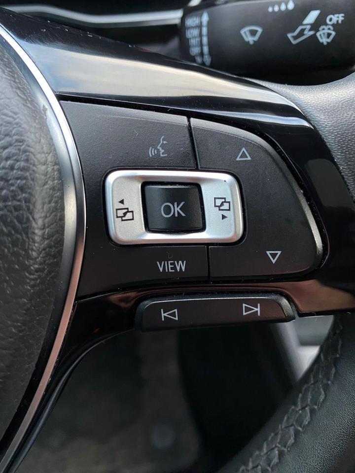 2020 Volkswagen Jetta Execline | SUNROOF | LEATHER Photo