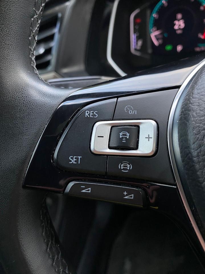 2020 Volkswagen Jetta Execline | SUNROOF | LEATHER Photo