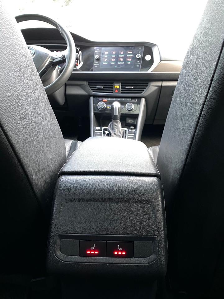2020 Volkswagen Jetta Execline | SUNROOF | LEATHER Photo