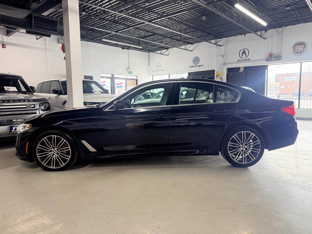 2019 BMW 5 Series No Accidents l M-Sport l X-Drive l 250HP l 4Cyl Photo3