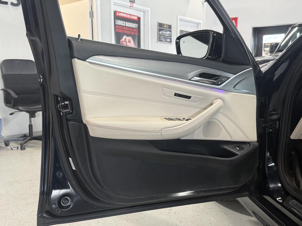 2019 BMW 5 Series No Accidents l M-Sport l X-Drive l 250HP l 4Cyl Photo
