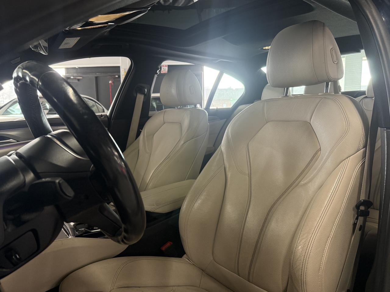 2019 BMW 5 Series No Accidents l M-Sport l X-Drive l 250HP l 4Cyl Photo