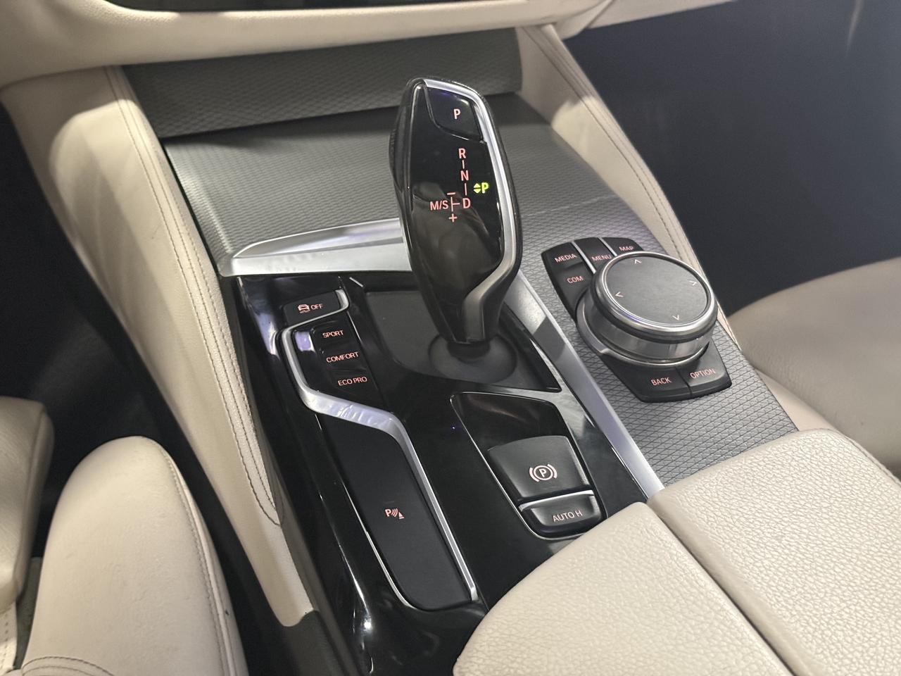 2019 BMW 5 Series No Accidents l M-Sport l X-Drive l 250HP l 4Cyl Photo