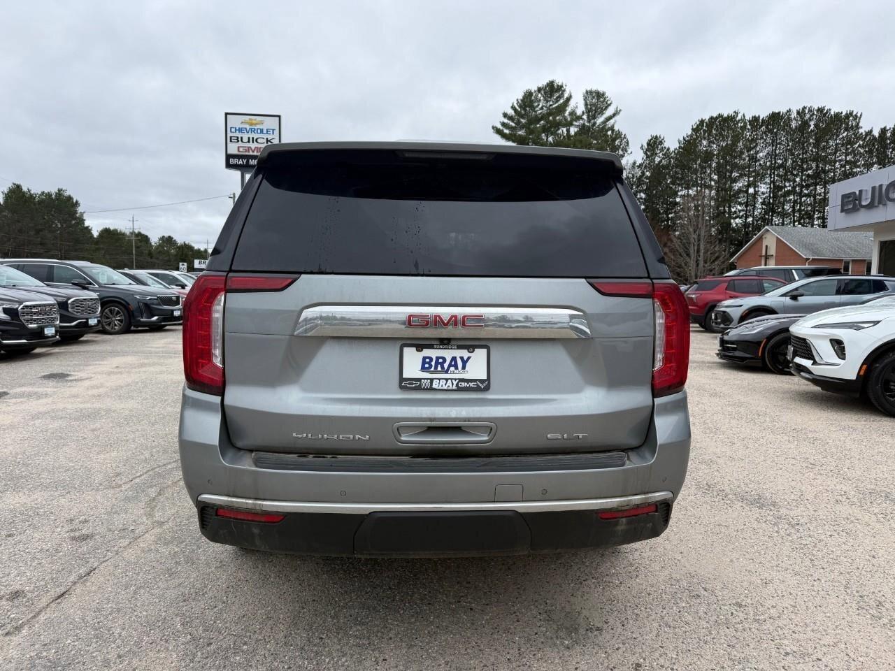 2024 GMC Yukon SLT ALL WEATHER MATS. RUNNING BOARDS. REAR SEAT ME Photo