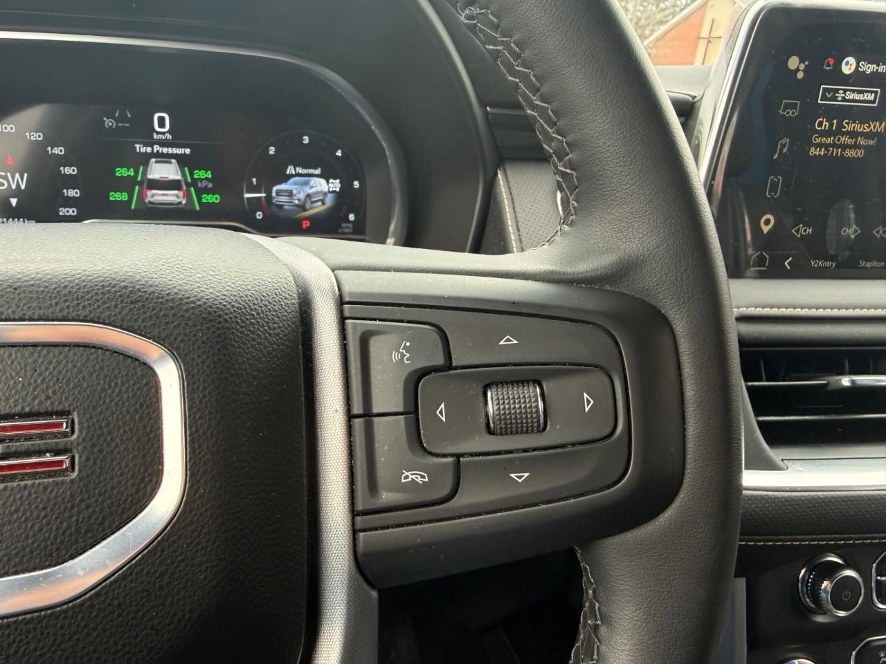 2024 GMC Yukon SLT ALL WEATHER MATS. RUNNING BOARDS. REAR SEAT ME Photo
