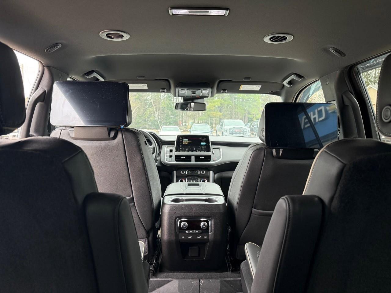 2024 GMC Yukon SLT ALL WEATHER MATS. RUNNING BOARDS. REAR SEAT ME Photo