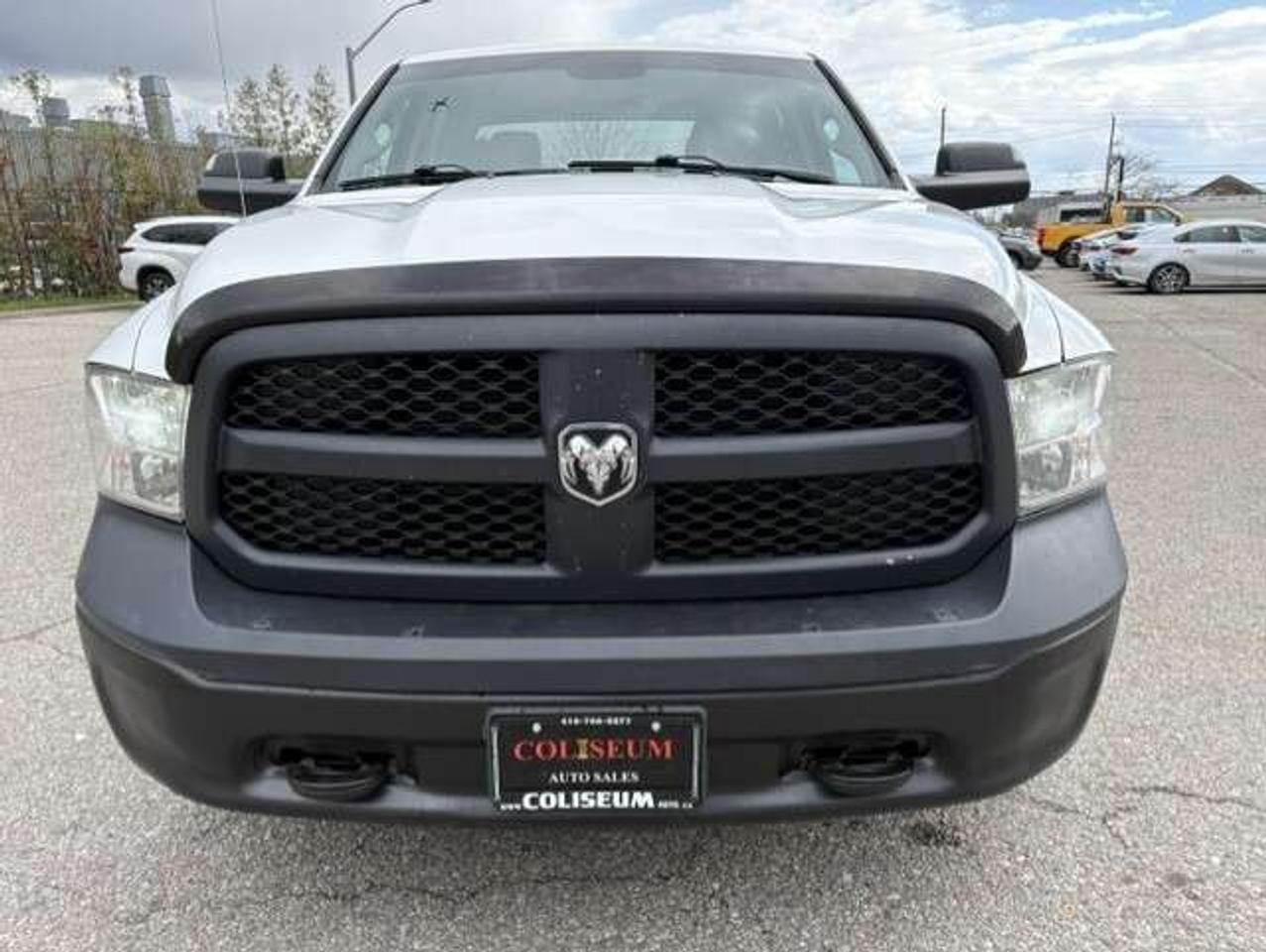 2017 RAM 1500 4X4 V6 CREW CAB-TONNEAU-CAMERA-REMOTE START! Photo