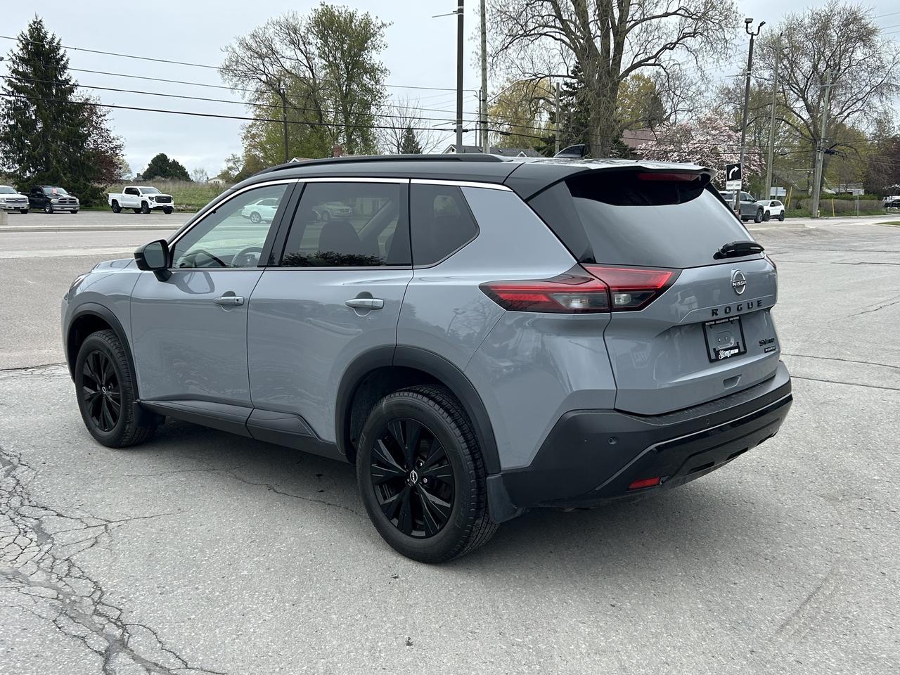 2023 Nissan Rogue SV MIDNIGHT EDITION/LEATHER/SUNROOF CALL NAPANEE Photo