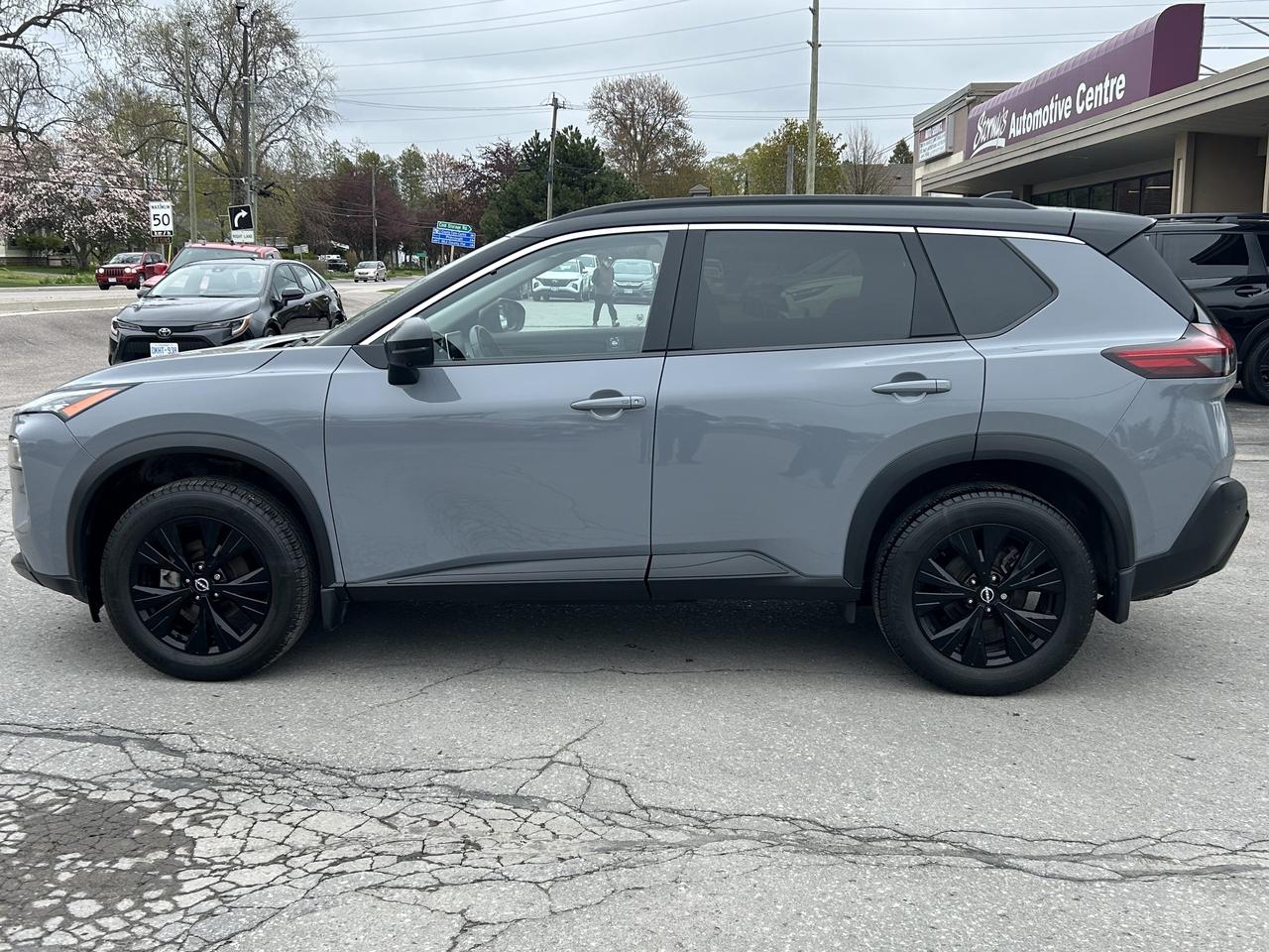 2023 Nissan Rogue SV MIDNIGHT EDITION/LEATHER/SUNROOF CALL NAPANEE Photo