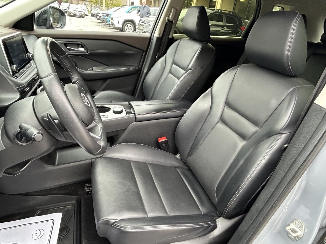 2023 Nissan Rogue SV MIDNIGHT EDITION/LEATHER/SUNROOF CALL NAPANEE Photo