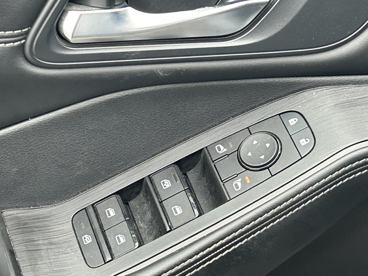 2023 Nissan Rogue SV MIDNIGHT EDITION/LEATHER/SUNROOF CALL NAPANEE Photo