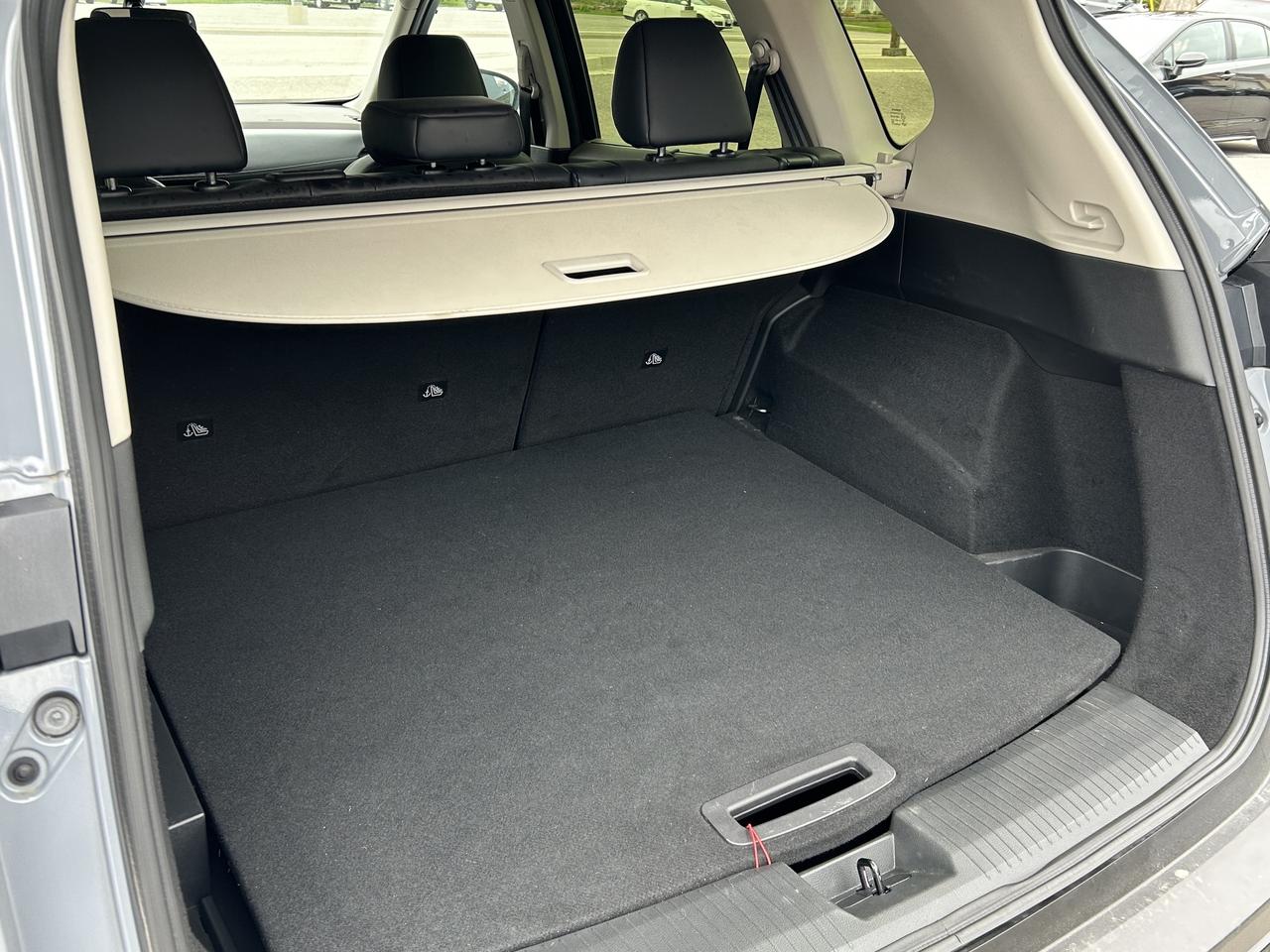 2023 Nissan Rogue SV MIDNIGHT EDITION/LEATHER/SUNROOF CALL NAPANEE Photo