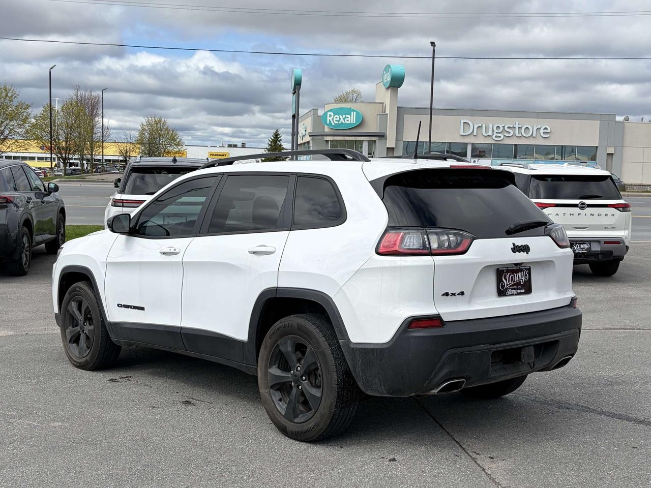 2022 Jeep Cherokee Altitude 36K CALL NAPANEE 613-354-2100 Photo2