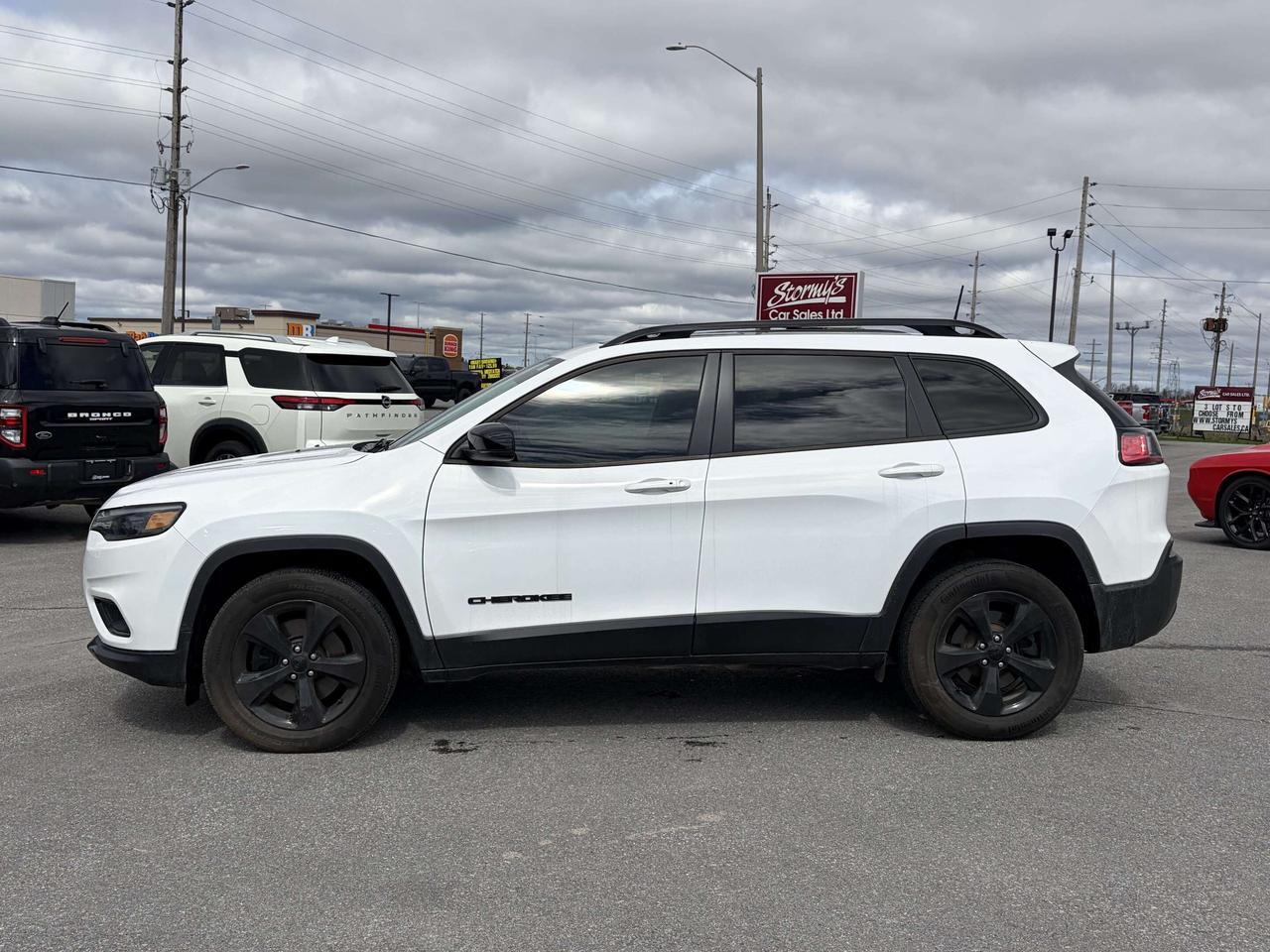 2022 Jeep Cherokee Altitude 36K CALL NAPANEE 613-354-2100 Photo