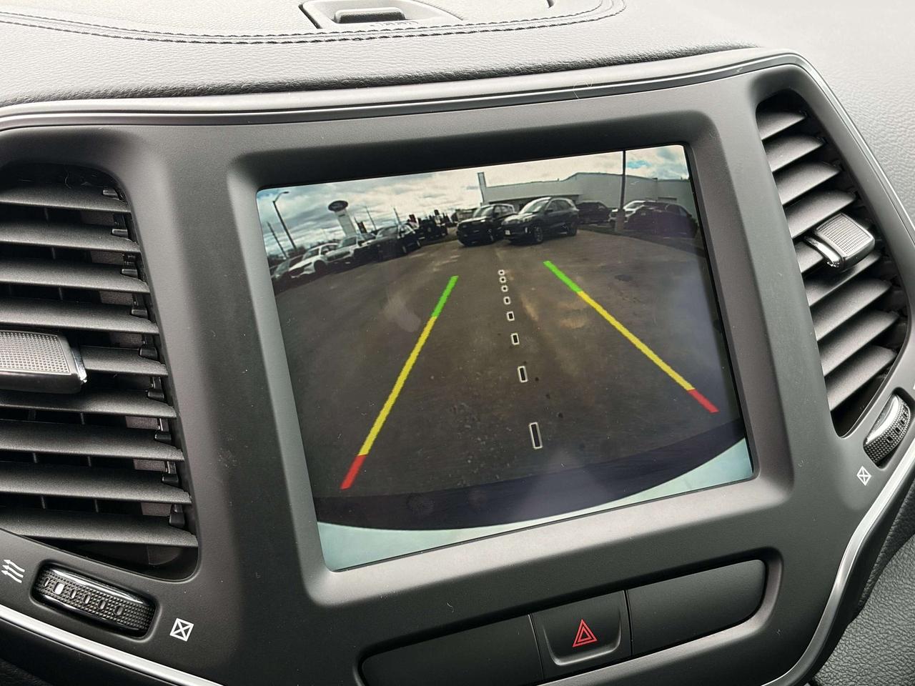 2022 Jeep Cherokee Altitude 36K CALL NAPANEE 613-354-2100 Photo