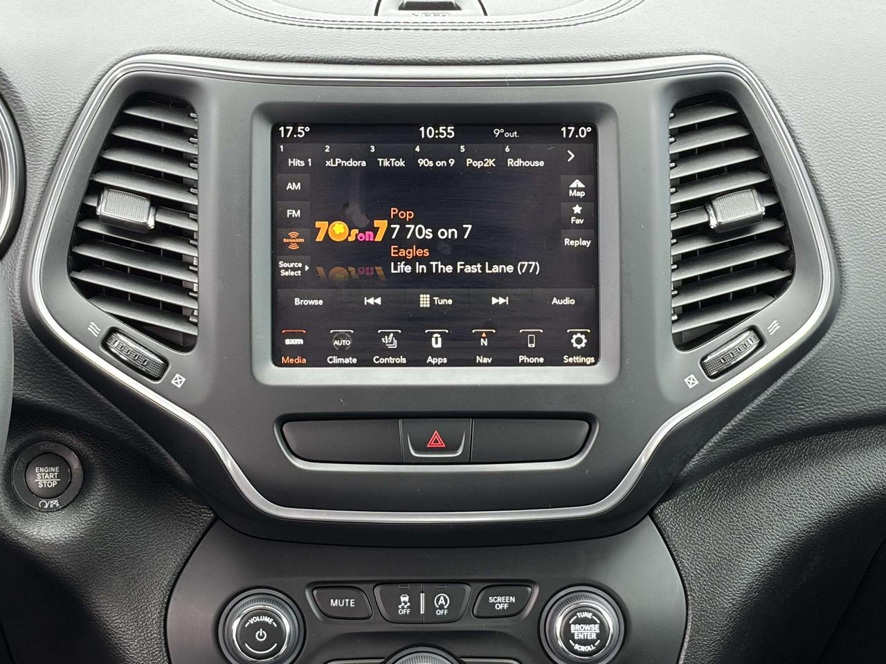 2022 Jeep Cherokee Altitude 36K CALL NAPANEE 613-354-2100 Photo