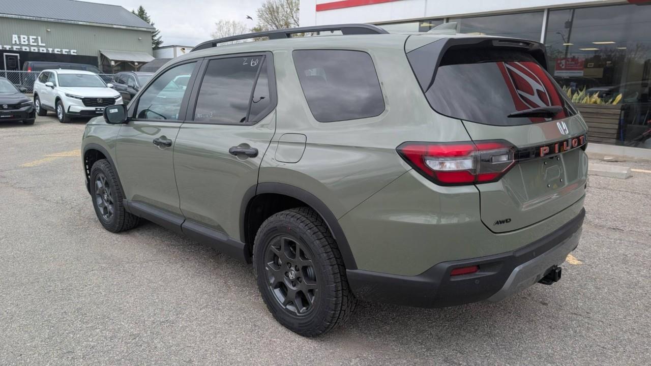 2026 Honda Pilot TrailSport 4dr All-Wheel Drive Photo2