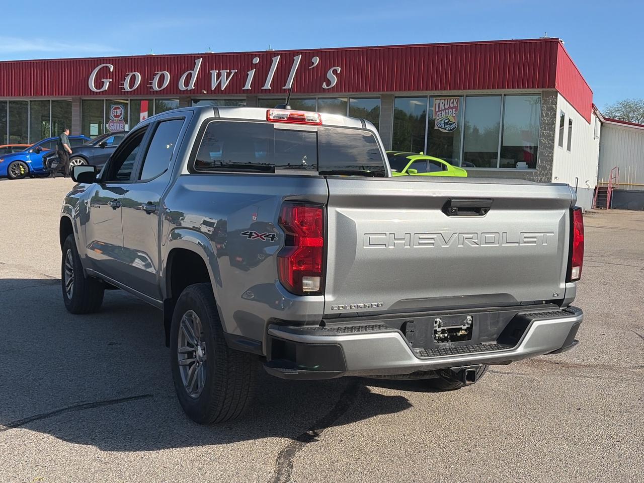 2023 Chevrolet Colorado LT, SUNROOF, REMOTE START, CLEAN CARFAX! Photo