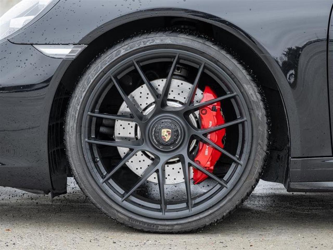 2018 Porsche 911 Carrera 4 GTS Photo