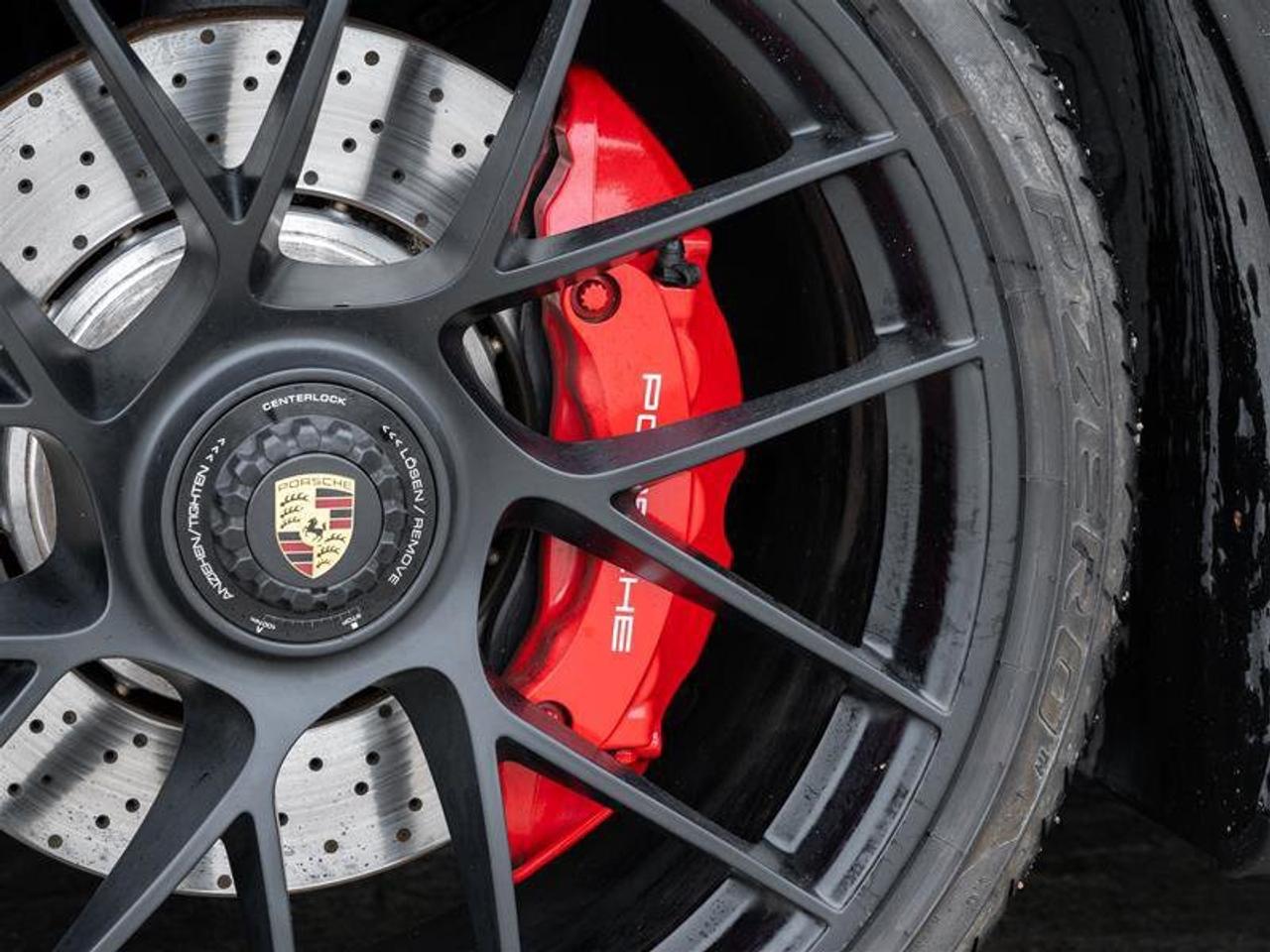 2018 Porsche 911 Carrera 4 GTS Photo