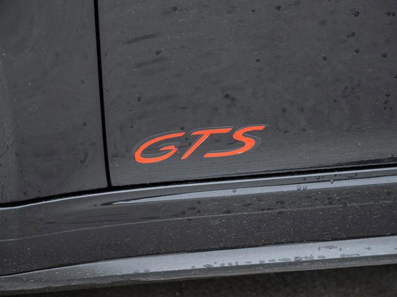 2018 Porsche 911 Carrera 4 GTS Photo