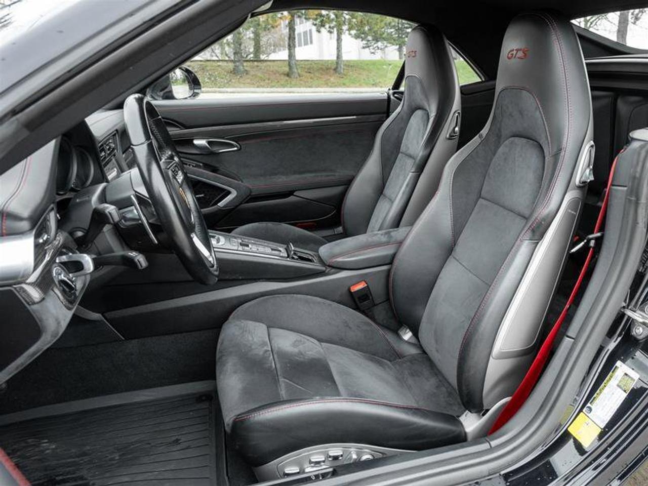 2018 Porsche 911 Carrera 4 GTS Photo