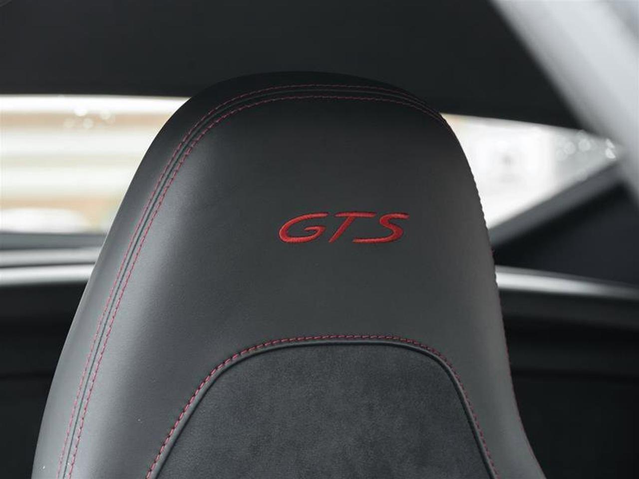 2018 Porsche 911 Carrera 4 GTS Photo