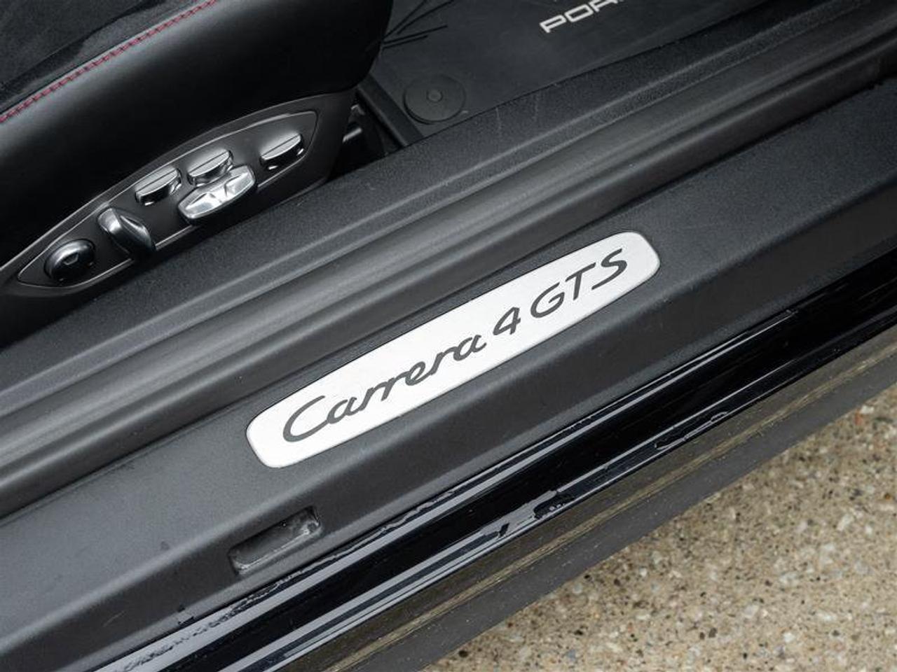 2018 Porsche 911 Carrera 4 GTS Photo
