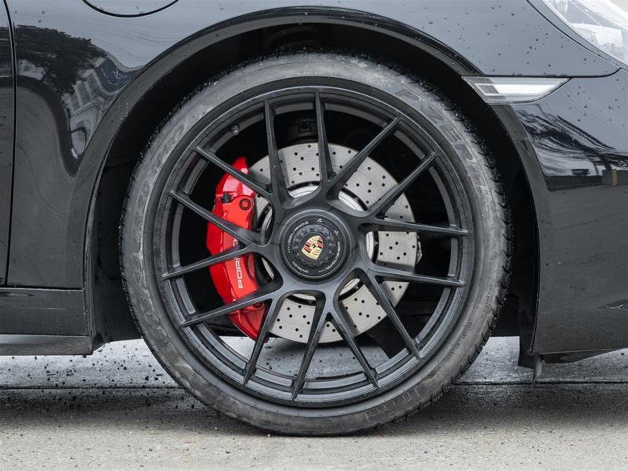 2018 Porsche 911 Carrera 4 GTS Photo