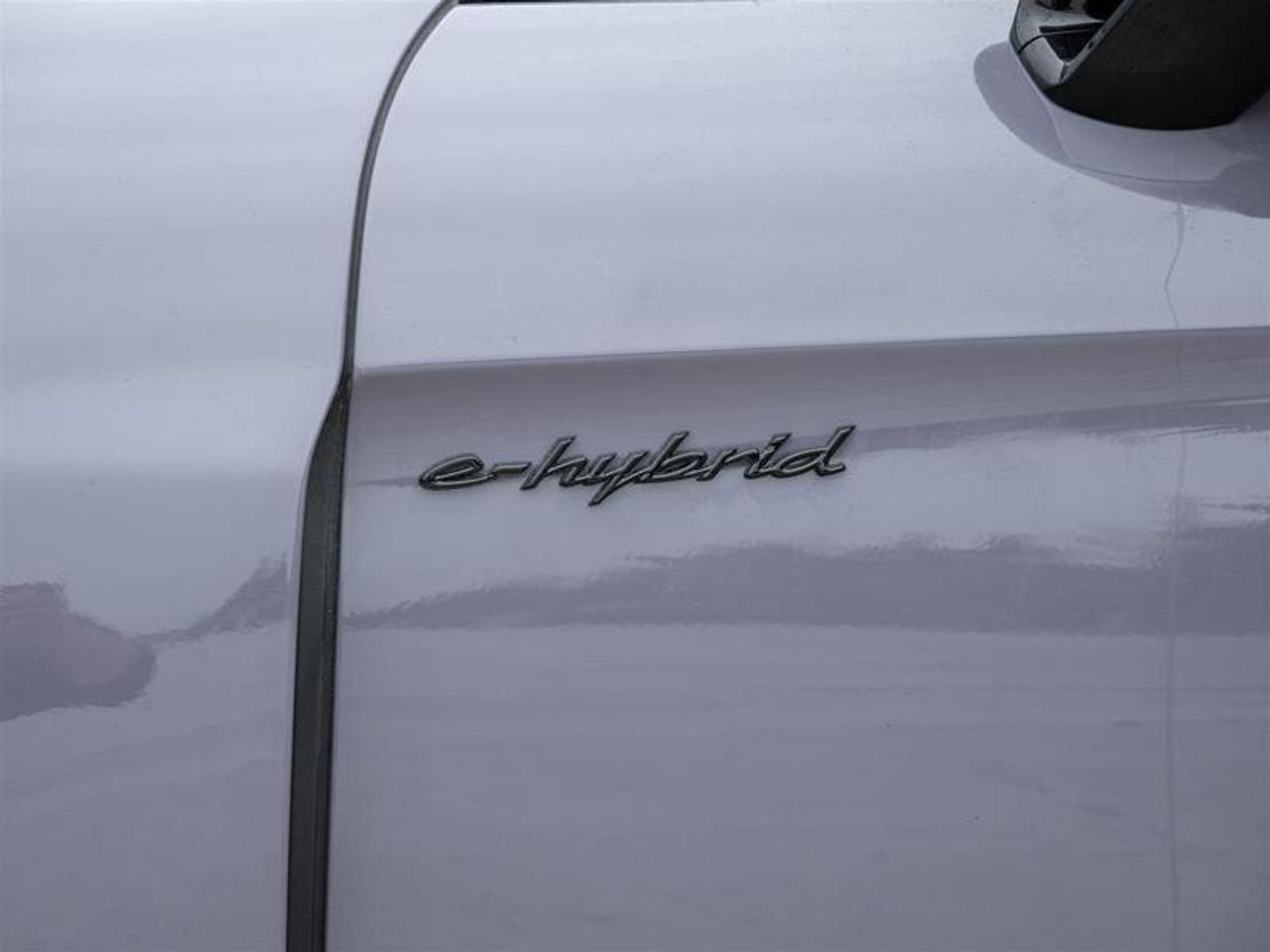 2025 Porsche Panamera 4 E-Hybrid AWD 21 Panamera SportDesign Wheels Rear Photo