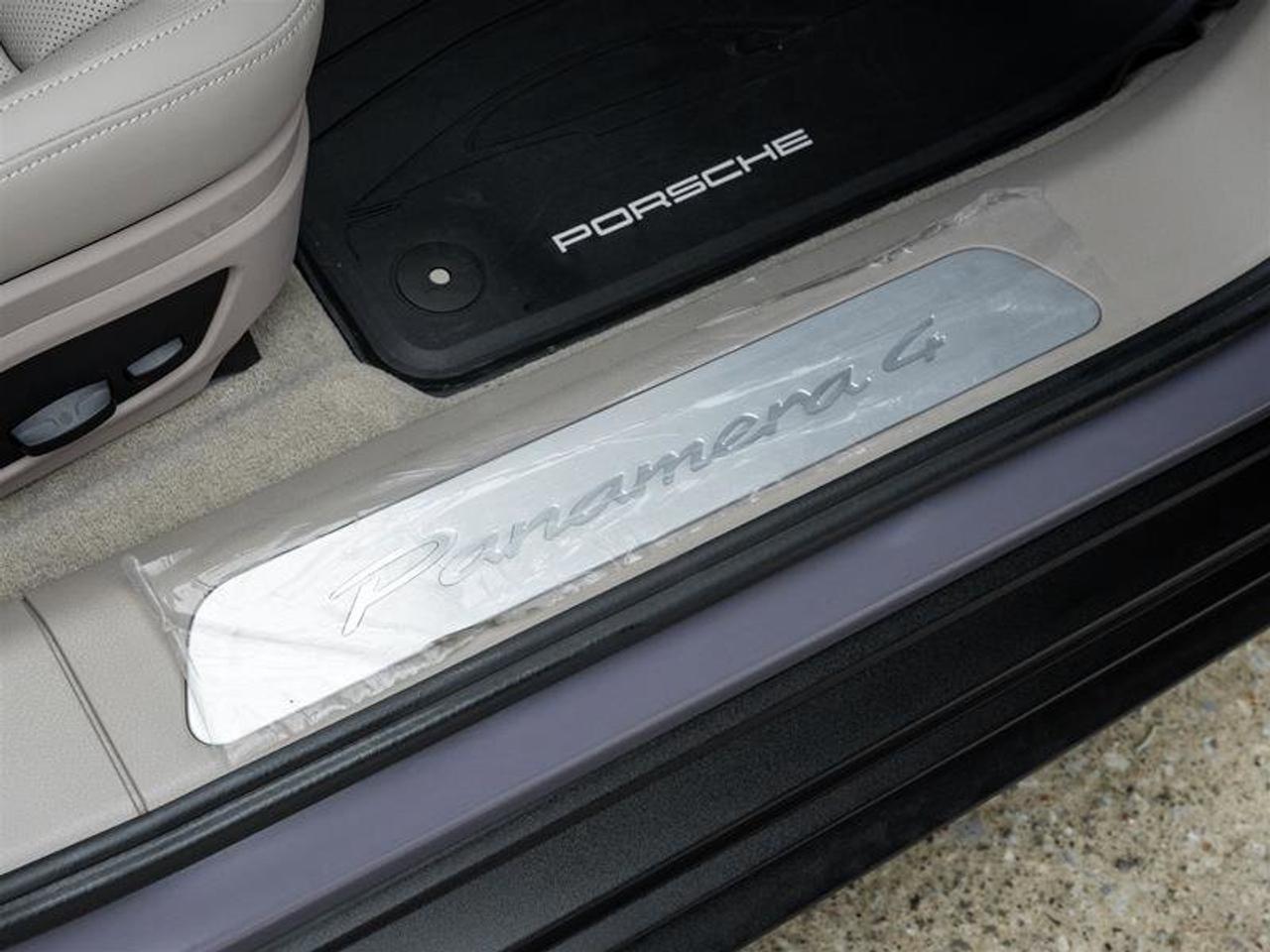 2025 Porsche Panamera 4 E-Hybrid AWD 21 Panamera SportDesign Wheels Rear Photo