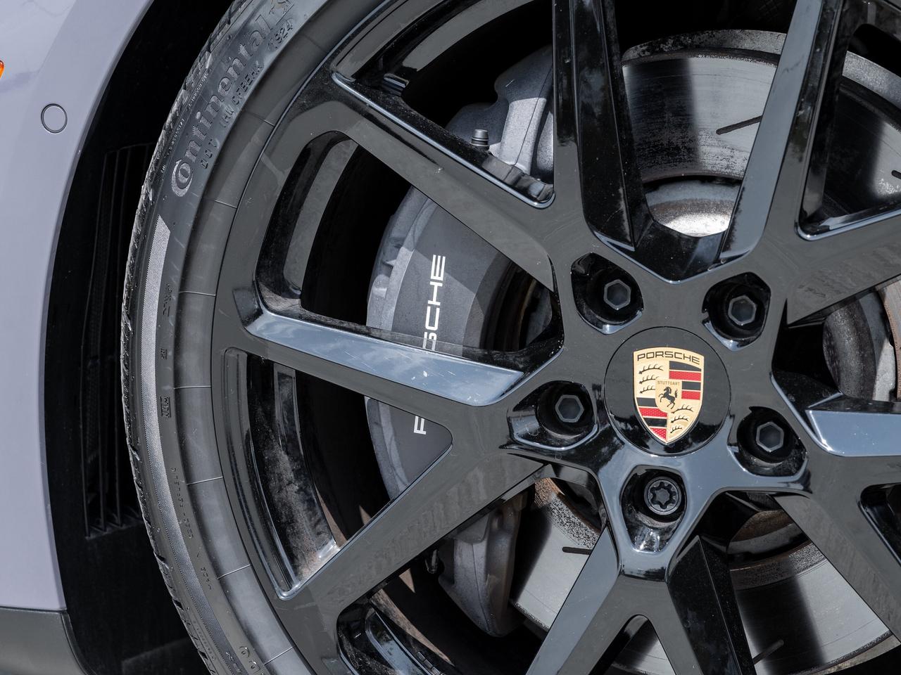 2025 Porsche Panamera 4 E-Hybrid AWD 21 Panamera SportDesign Wheels Rear Photo