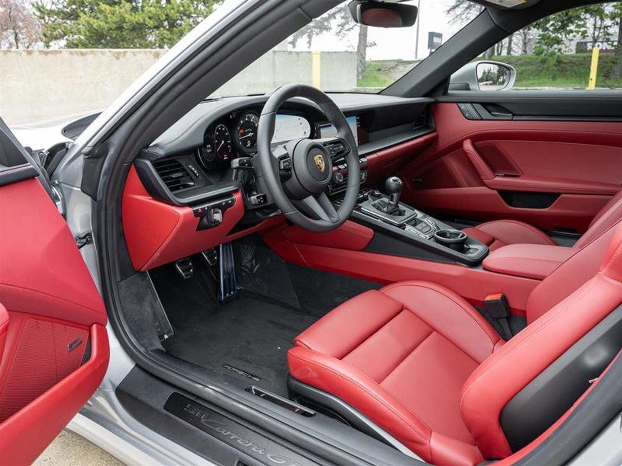 2024 Porsche 911 Carrera GTS Photo