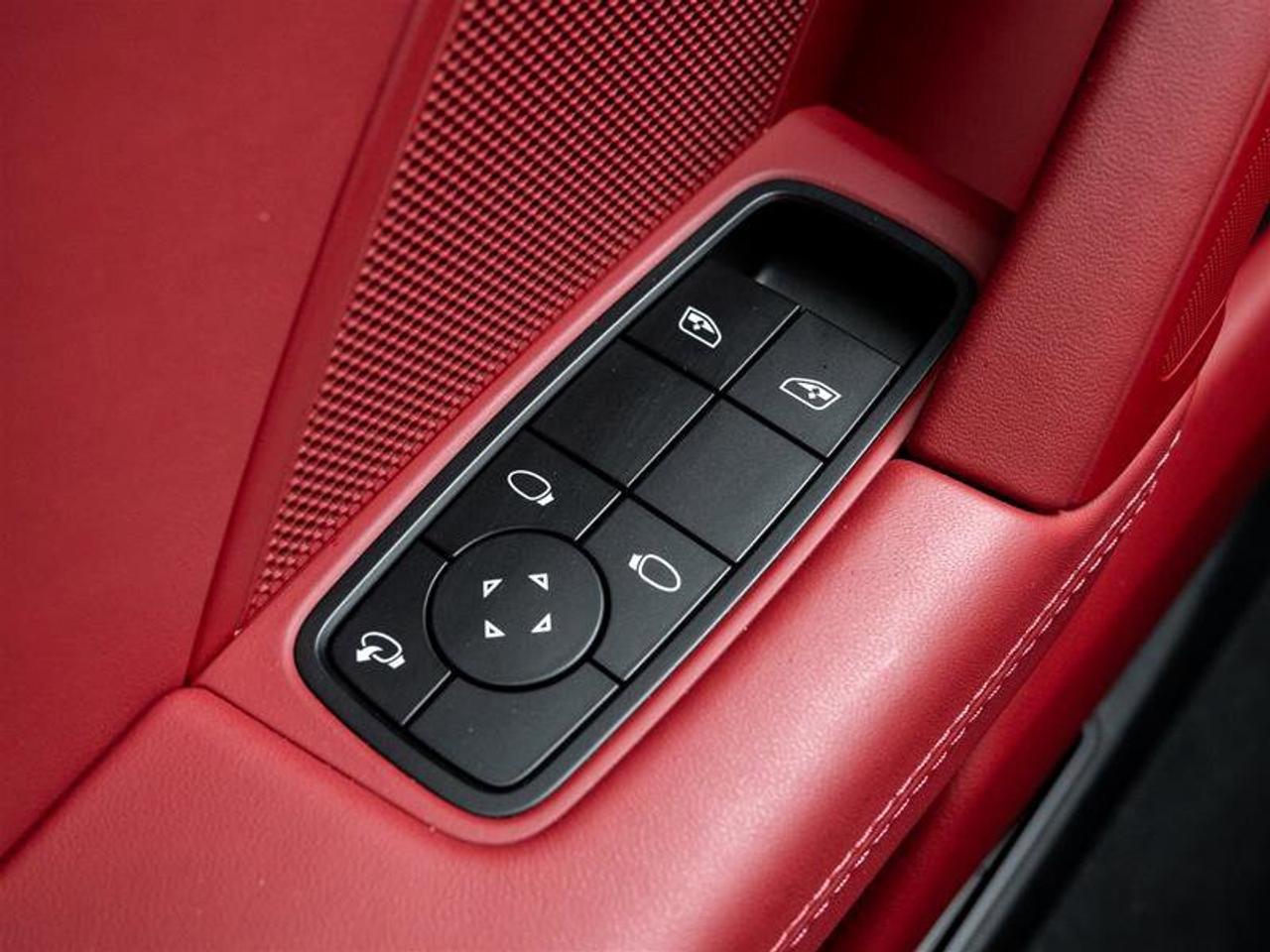 2024 Porsche 911 Carrera GTS Photo