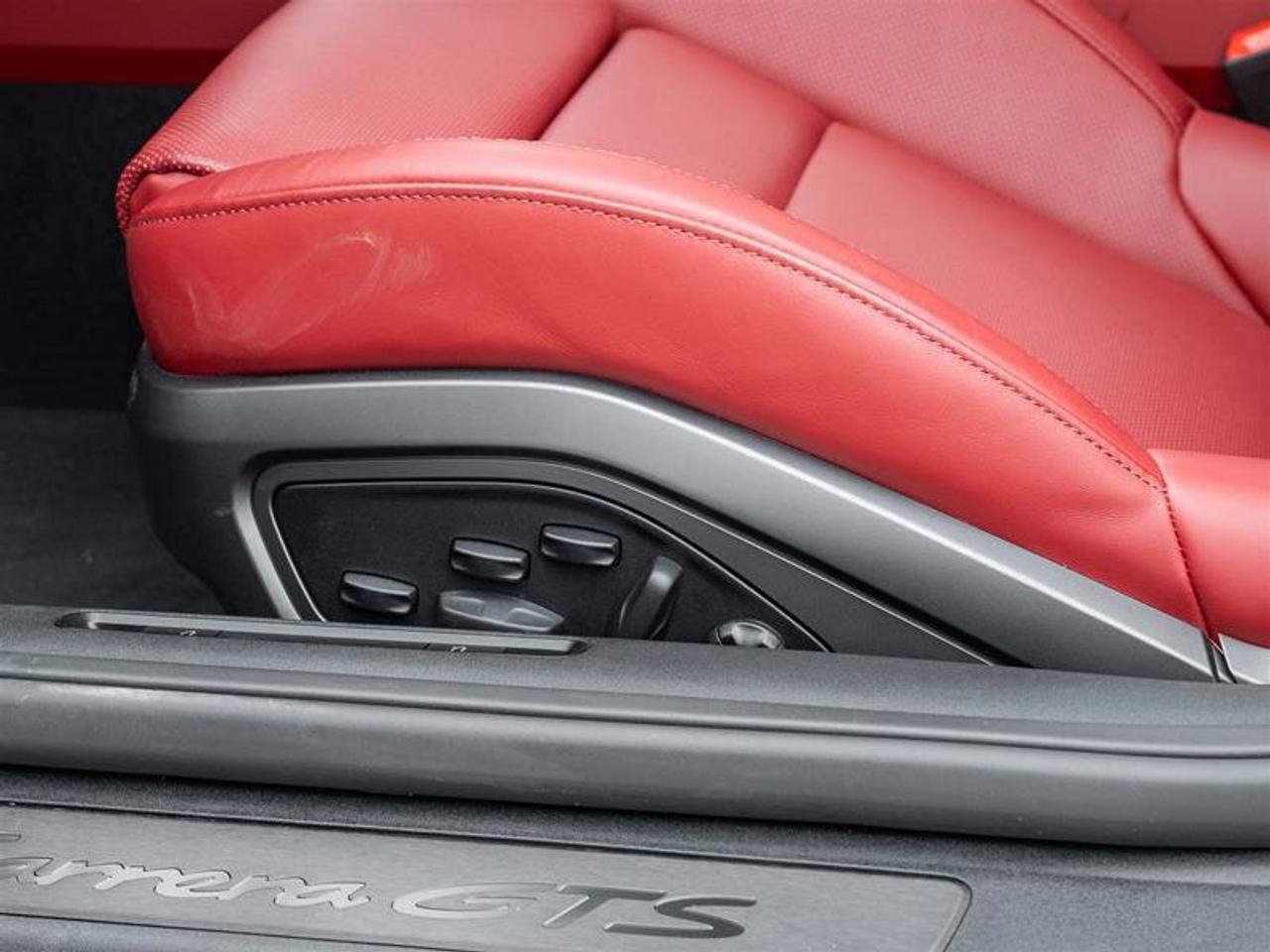 2024 Porsche 911 Carrera GTS Photo