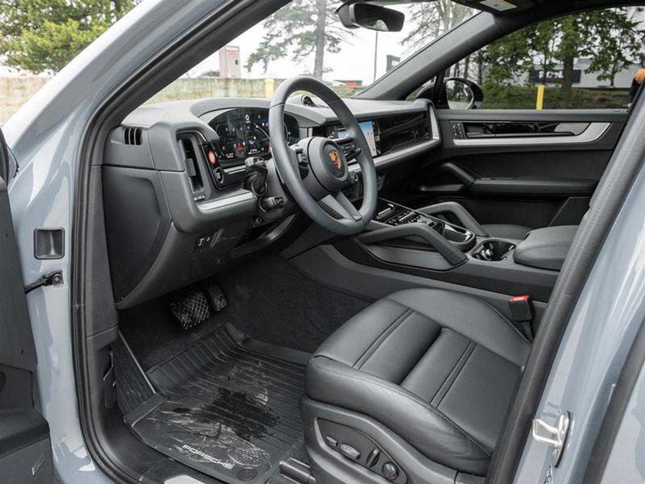 2026 Porsche Cayenne Coupe AWD Premium Pkg Plus 21 Exclusive Design Whe Photo