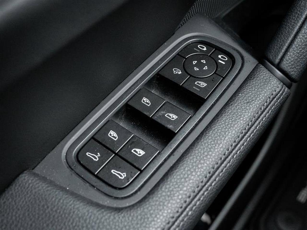 2026 Porsche Cayenne Coupe AWD Premium Pkg Plus 21 Exclusive Design Whe Photo