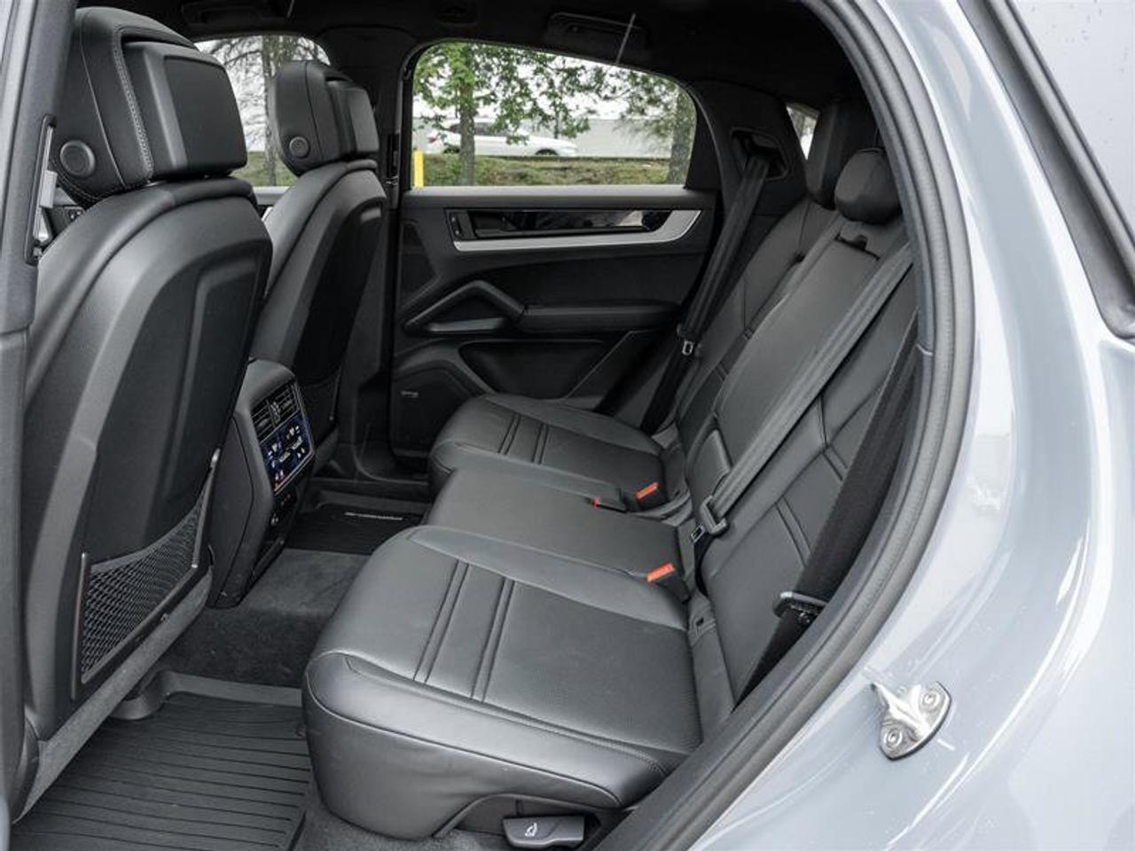 2026 Porsche Cayenne Coupe AWD Premium Pkg Plus 21 Exclusive Design Whe Photo