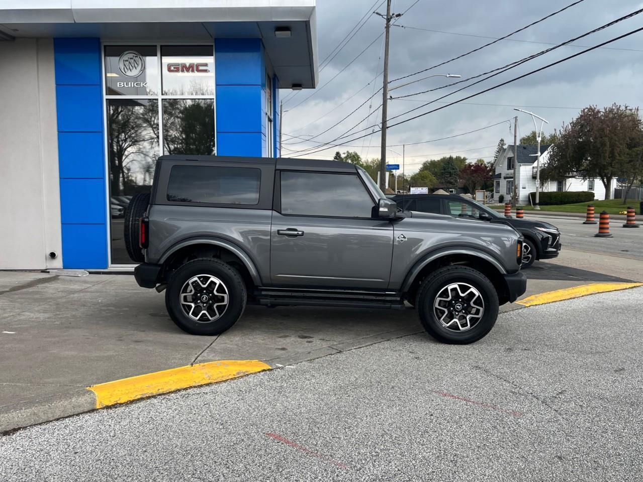 2023 Ford Bronco  Photo3