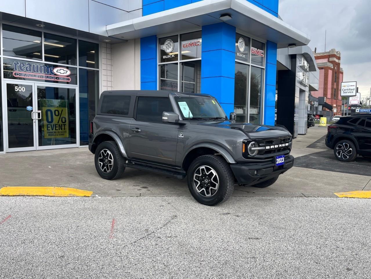 2023 Ford Bronco  Photo2