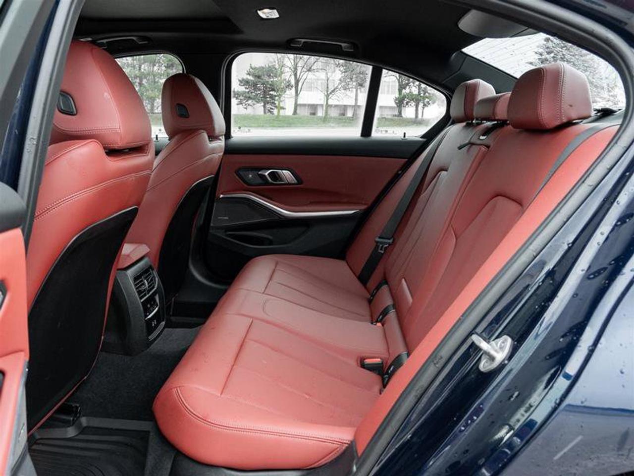 2024 BMW 3 Series 330i xDrive Photo