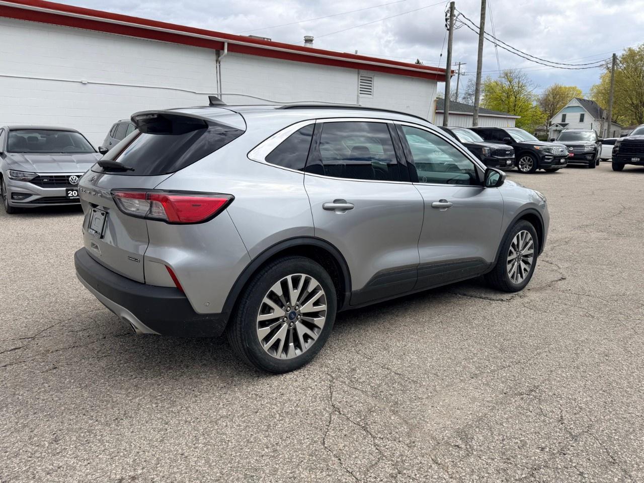 2021 Ford Escape Titanium Hybrid AWD Photo