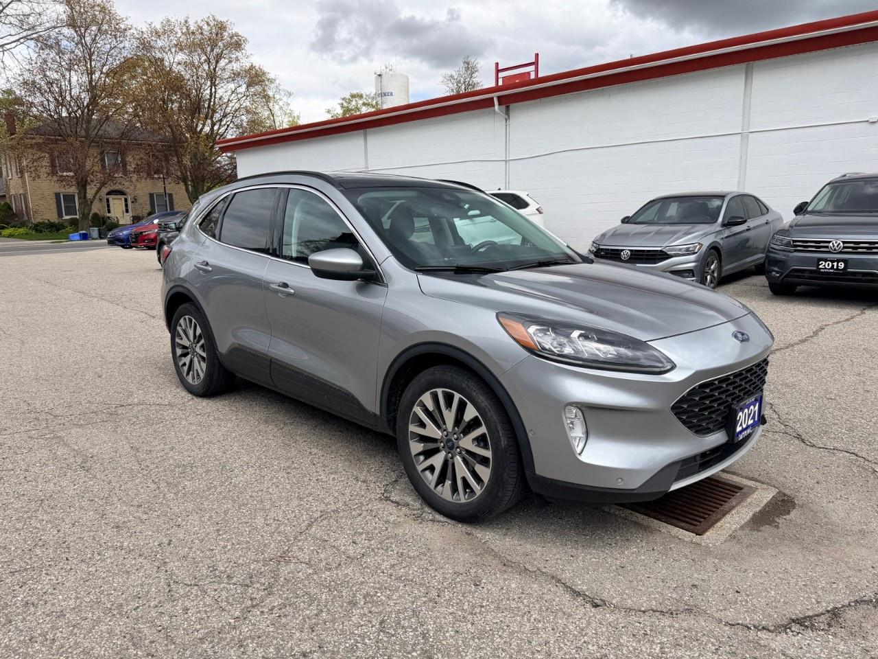 2021 Ford Escape Titanium Hybrid AWD Photo