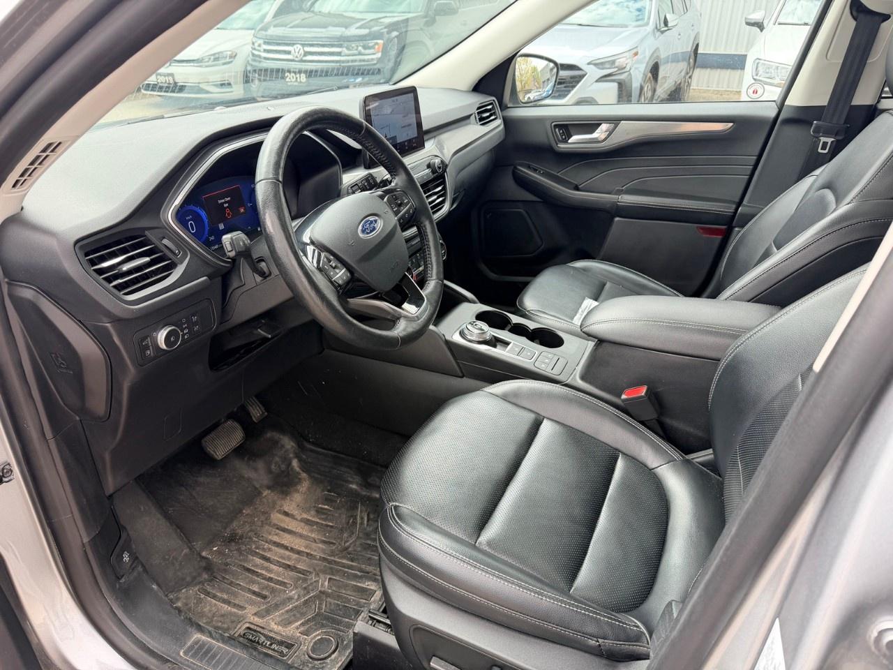 2021 Ford Escape Titanium Hybrid AWD Photo