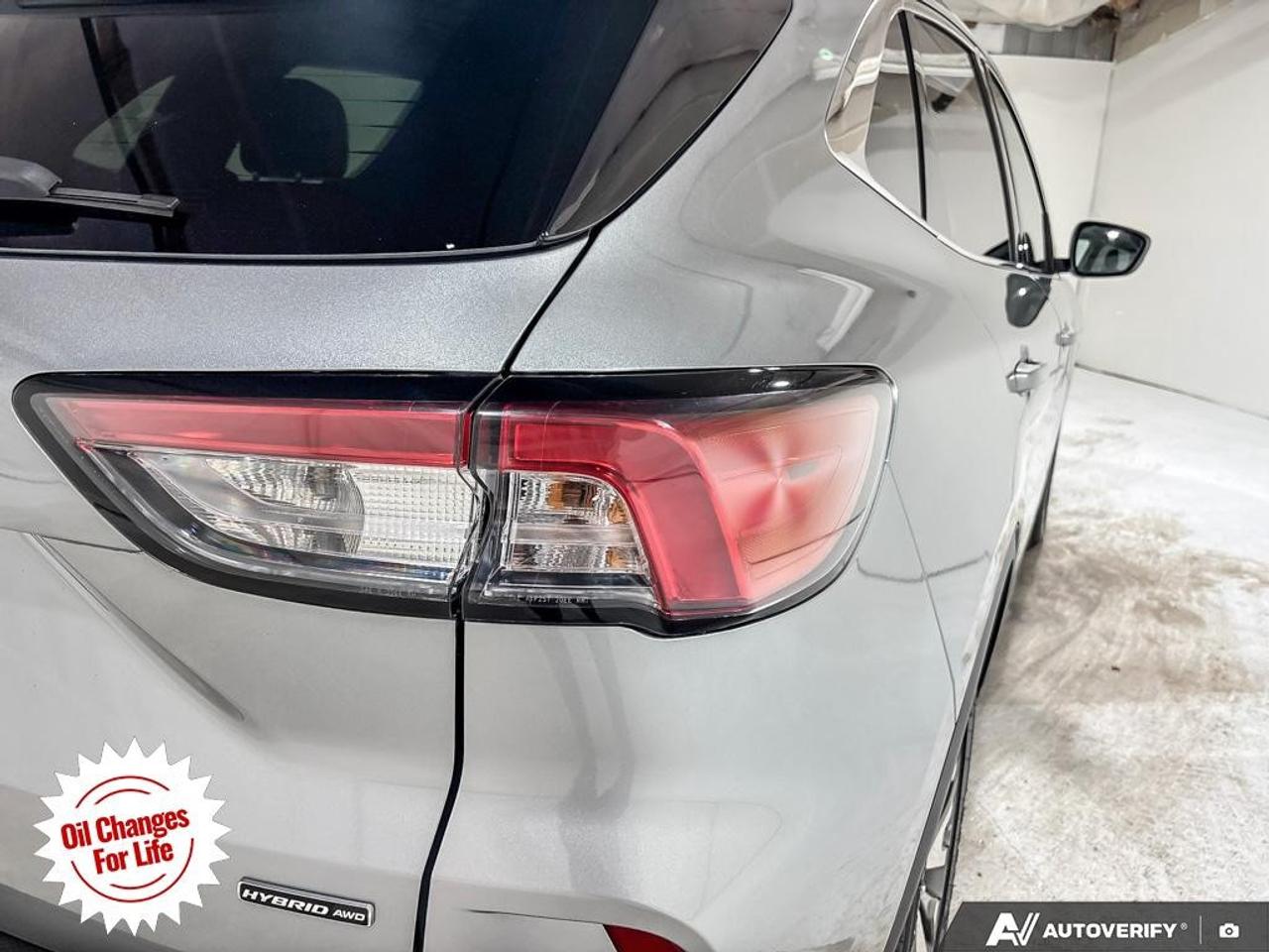 2021 Ford Escape Titanium Hybrid AWD Photo