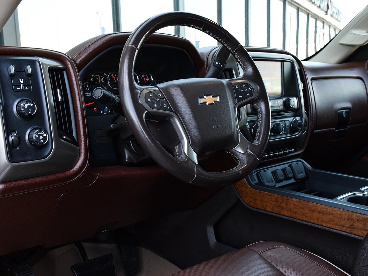 2018 Chevrolet Silverado 1500 High Country Crew Cab 4x4 ~Nav ~Cam ~Leather ~Roof Photo