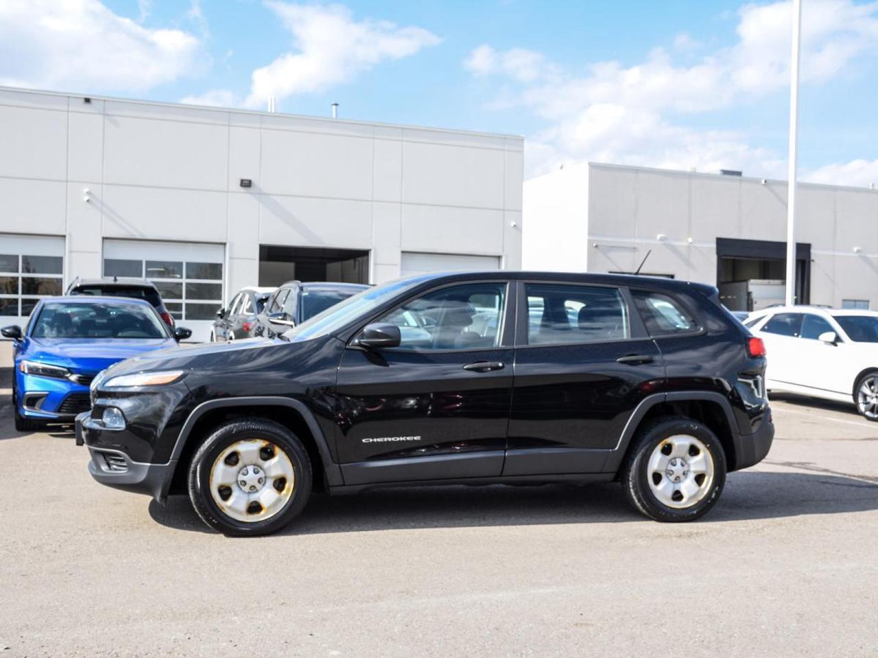 2014 Jeep Cherokee SPORT   LOW KMS, No Accidents Photo