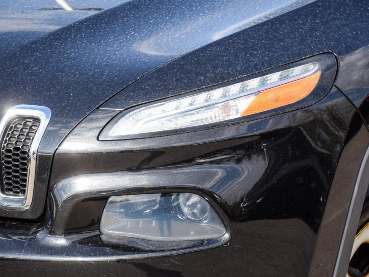 2014 Jeep Cherokee SPORT   LOW KMS, No Accidents Photo